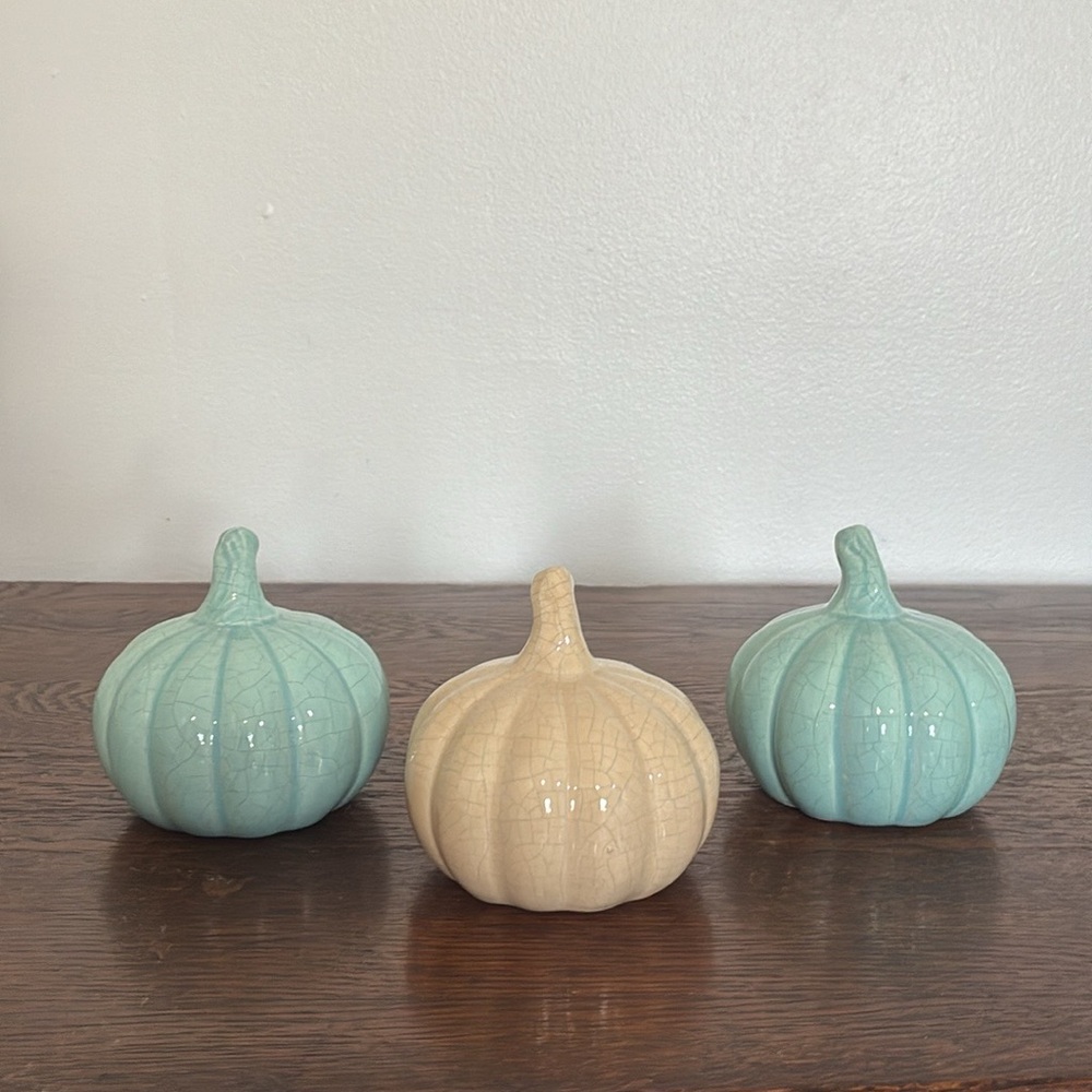 NWT- Set of 3- Crackle Finish- Blue & Cream Glossy  Ceramic Pumpkin Decorations